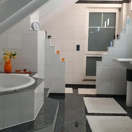 Moderne Grosszuegige 246 Qm 8,5 Zimmer, Offener Kamin Bis Zu 13 Schlafplaetze
