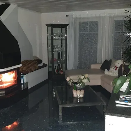 Moderne Grosszuegige 246 Qm 8,5 Zimmer, Offener Kamin Bis Zu 13 Schlafplaetze 빌라 Obergroningen