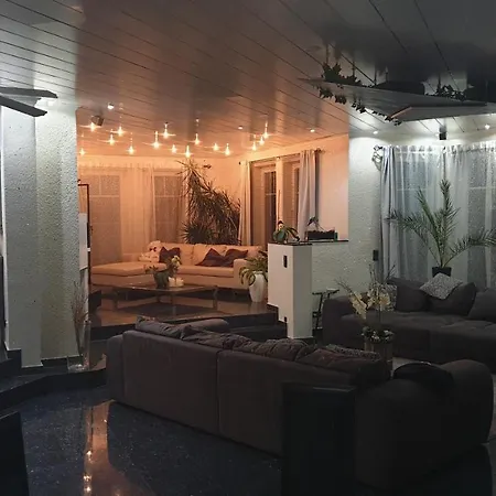 Moderne Grosszuegige 246 Qm 8,5 Zimmer, Offener Kamin Bis Zu 13 Schlafplaetze 빌라 Obergroningen
