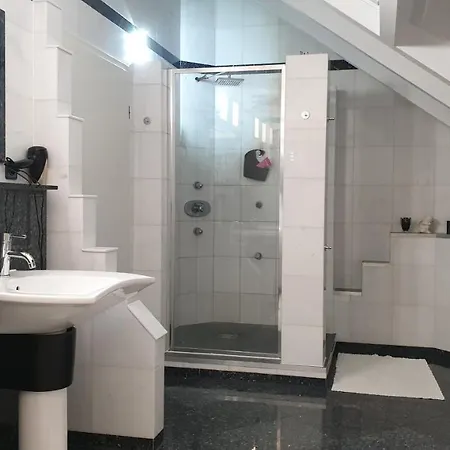 빌라 Moderne Grosszuegige 246 Qm 8,5 Zimmer, Offener Kamin Bis Zu 13 Schlafplaetze Obergroningen